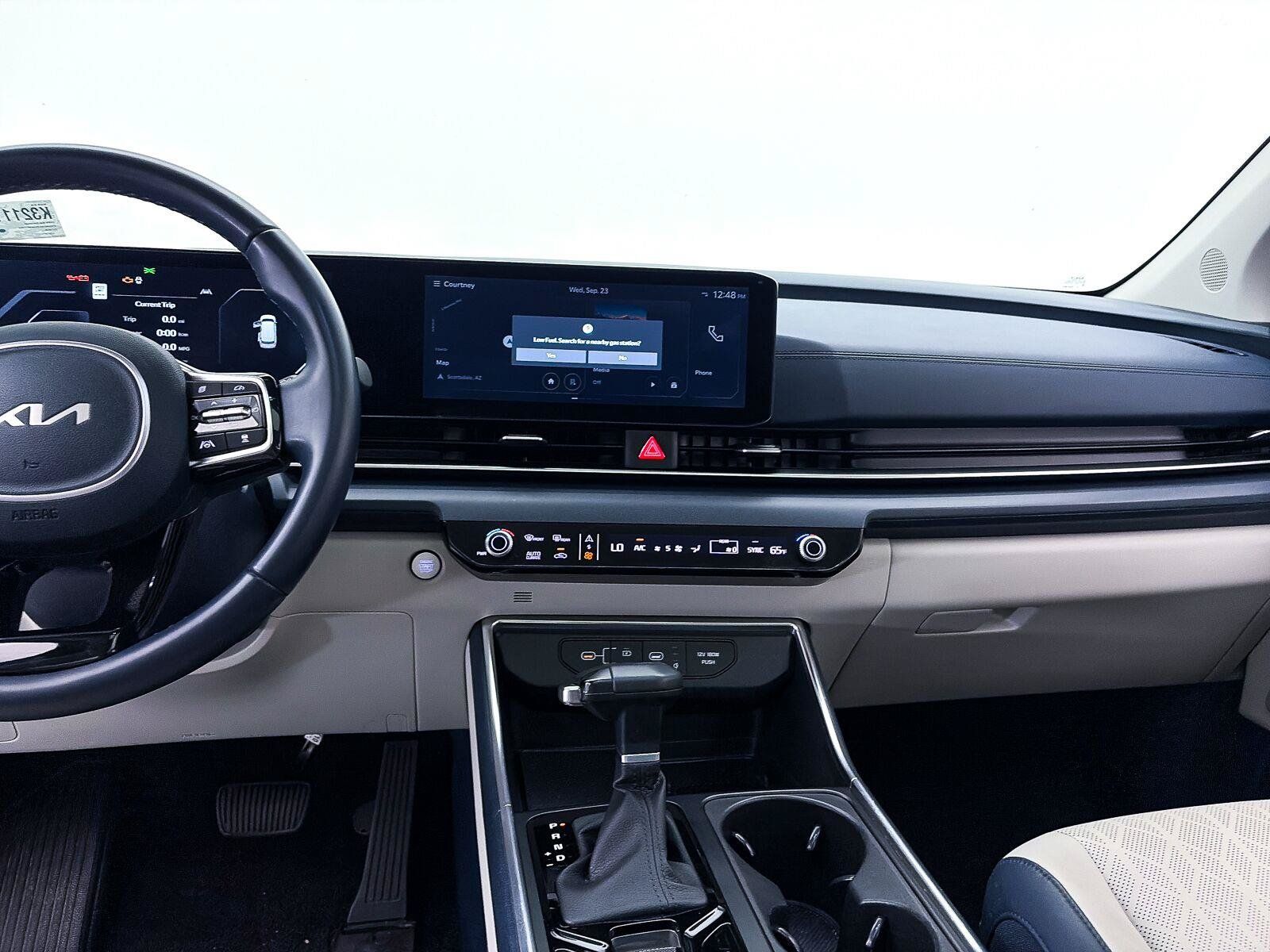 Used 2025 Kia Carnival SX FWD image 8