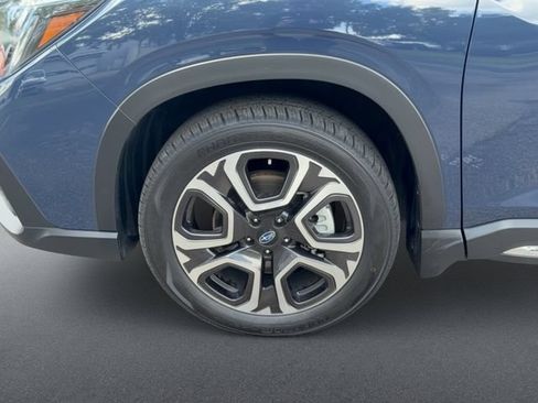 Used 2025 Subaru Ascent Limited w/ Popular Package #1 AWD/4WD image 12