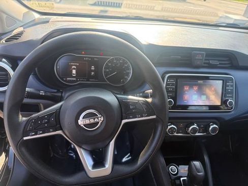 Used 2025 Nissan Versa SV FWD image 11