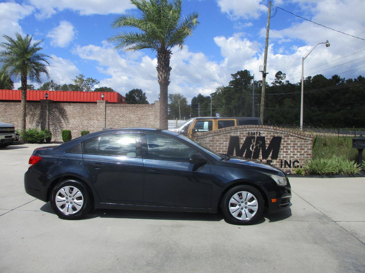 Used 2015 Chevrolet Cruze LS FWD image 15