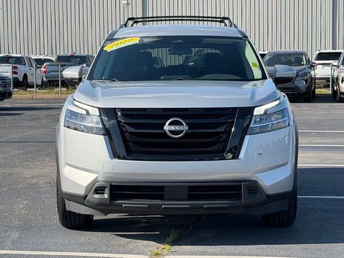 Used 2022 Nissan Pathfinder SV w/ SV Black Package FWD image 10