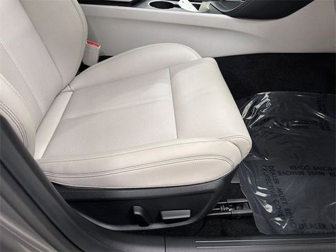 Used 2023 Genesis G70 2.0T image 19