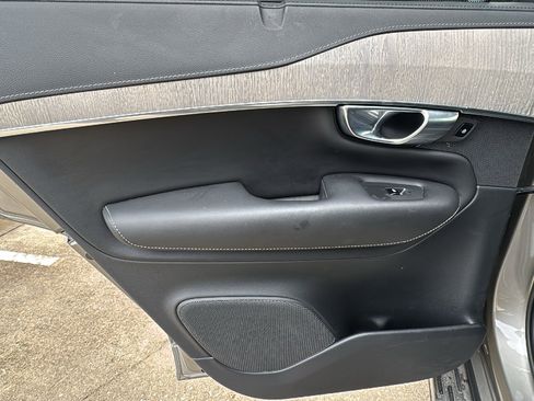 Used 2022 Volvo XC90 T8 Inscription image 14