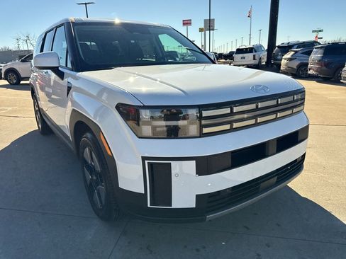 New 2026 Hyundai Santa Fe SE image 3