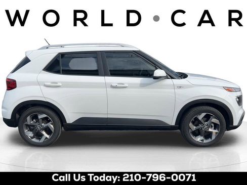 Certified 2025 Hyundai Venue SEL FWD image 8
