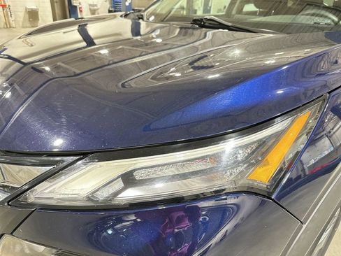 Used 2024 Nissan Rogue SV image 27