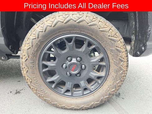 Certified 2025 Toyota Tacoma SR5 AWD/4WD image 8