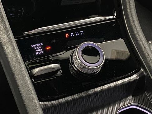 New 2025 Jeep Grand Cherokee Limited w/ Luxury Tech Group II image 22