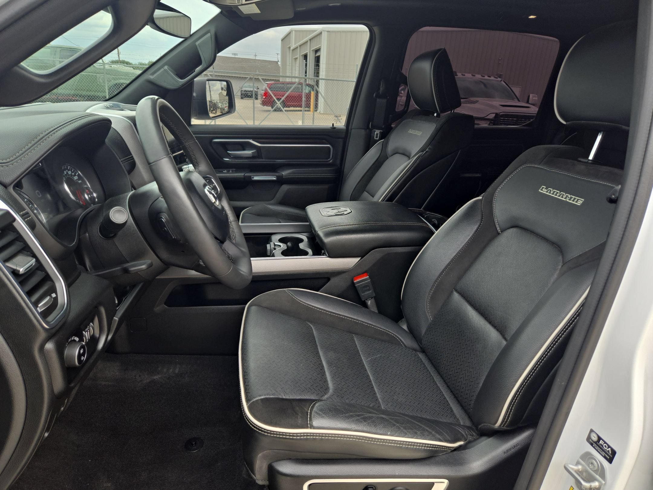 Used 2025 RAM 1500 Laramie w/ Laramie Southwest Edition AWD/4WD image 9