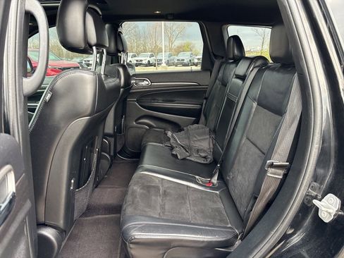 Used 2017 Jeep Grand Cherokee Altitude image 16
