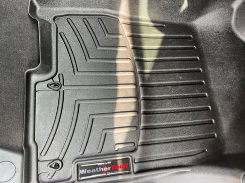 Used 2017 Nissan Titan SV image 28