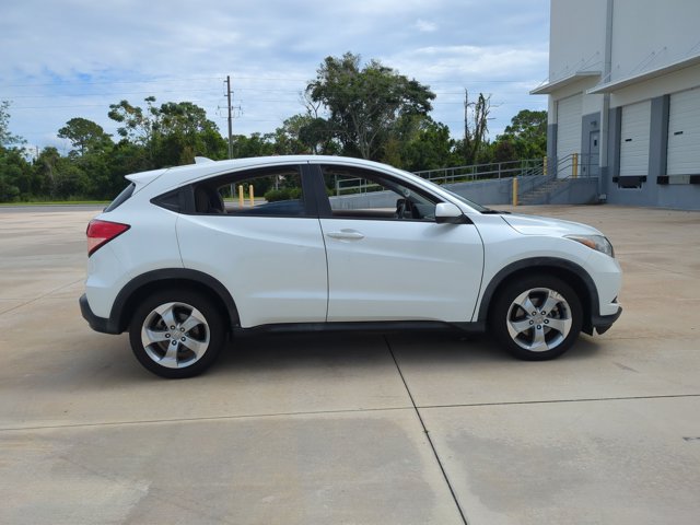 Used 2016 Honda HR-V LX image 2