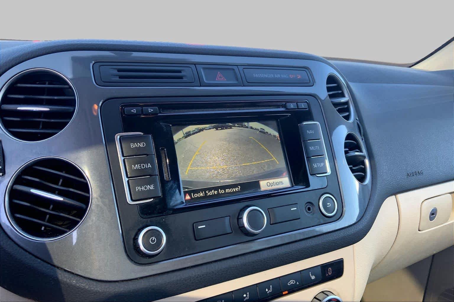 Used 2015 Volkswagen Tiguan SEL FWD image 27