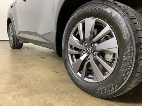 Used 2023 Nissan Pathfinder SV image 6