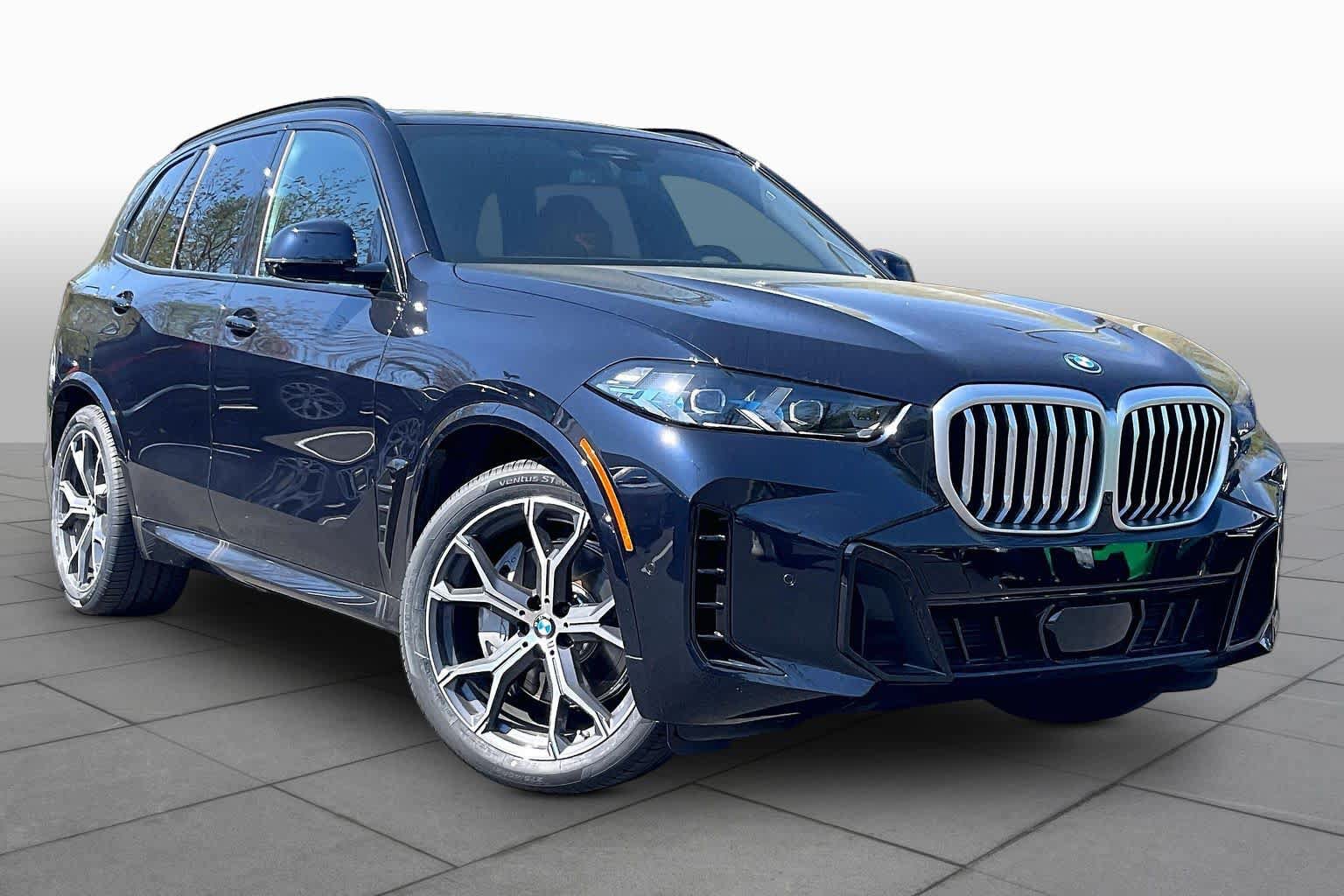 Used 2026 BMW X5 xDrive50e w/ M Sport Package AWD/4WD image 2