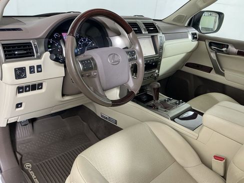 Used 2019 Lexus GX 460 Luxury AWD/4WD image 23