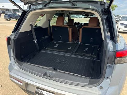 Used 2025 Nissan Pathfinder Platinum image 22