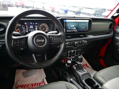 Used 2024 Jeep Gladiator Mojave image 23