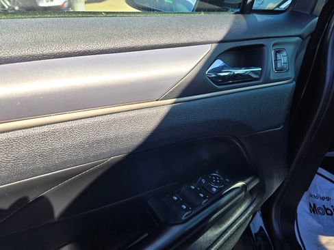 Used 2019 Lincoln MKC Reserve w/ MKC Climate Package image 37