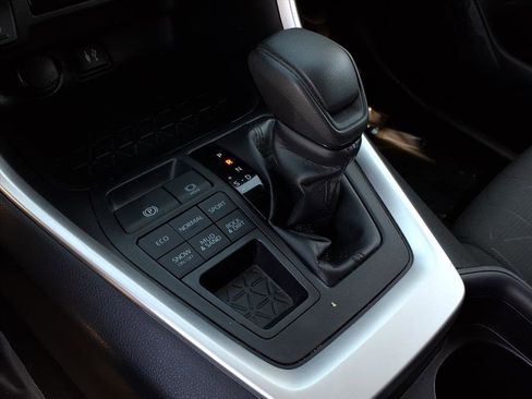 Used 2019 Toyota RAV4 XLE image 32