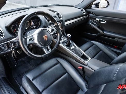 Used 2016 Porsche Cayman image 2