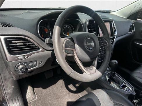 Used 2022 Jeep Cherokee Limited image 10