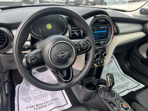 Used 2021 MINI Cooper SE w/ 6.5" Touchscreen Package image 9