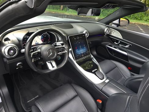 Used 2022 Mercedes-Benz SL 55 AMG 4MATIC image 2