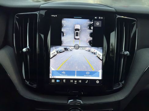 Certified 2025 Volvo XC60 B5 Plus image 25