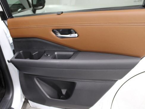 Used 2026 Nissan Pathfinder Platinum AWD/4WD image 27