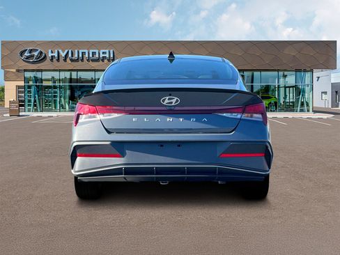 Certified 2025 Hyundai Elantra Sport FWD image 6