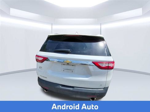 Used 2021 Chevrolet Traverse LT FWD image 3