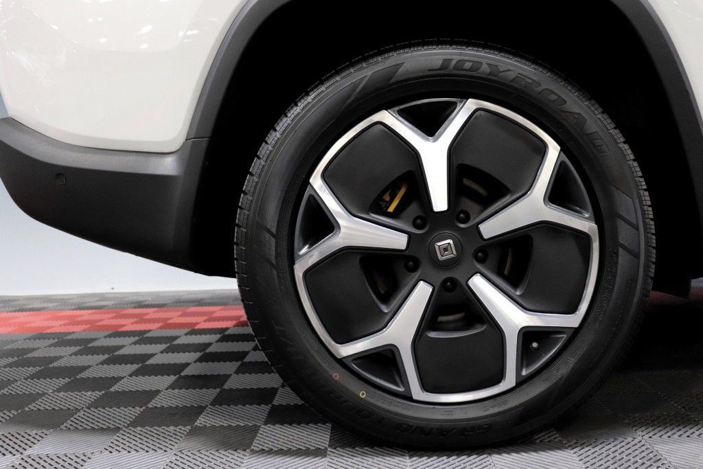 Used 2023 Rivian R1S Adventure Quad AWD/4WD image 87