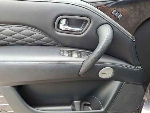 Used 2024 INFINITI QX80 Sensory image 14