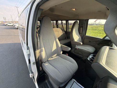 Used 2019 Chevrolet Express 3500 LT w/ LT Preferred Equipment Group RWD image 30