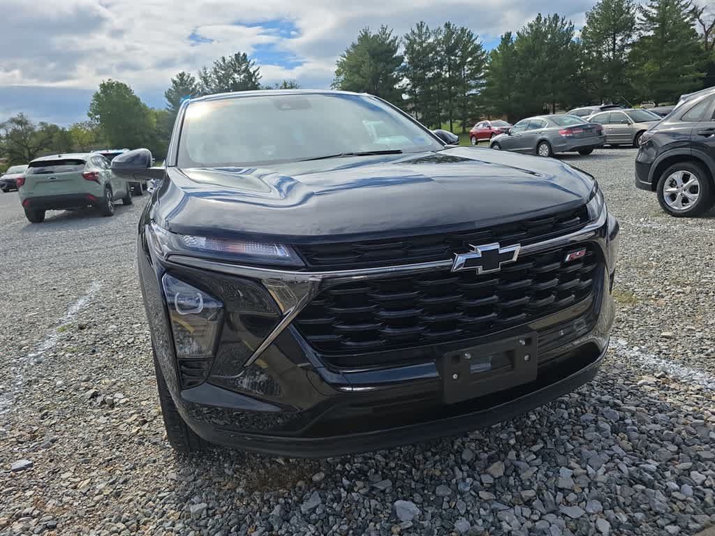 Used 2024 Chevrolet Trax RS w/ Sunroof Package FWD image 6