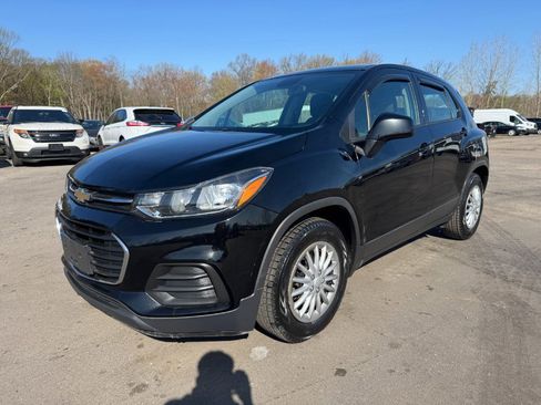 Used 2017 Chevrolet Trax LS FWD image 1