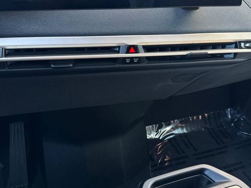 Used 2023 BMW iX xDrive50 image 23