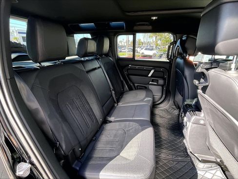Used 2023 Land Rover Defender 110 V8 image 26