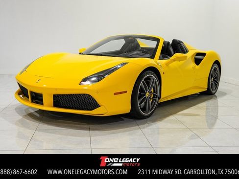 Used 2017 Ferrari 488 Spider image 1