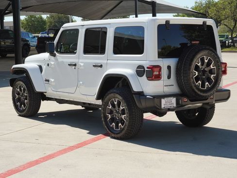 Used 2025 Jeep Wrangler Unlimited Sahara AWD/4WD image 3