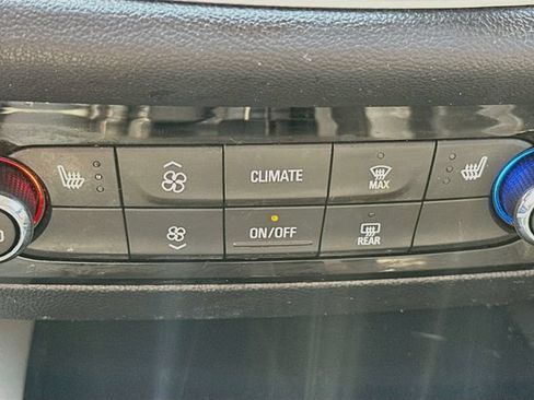 Used 2019 Buick Enclave Essence AWD/4WD image 21