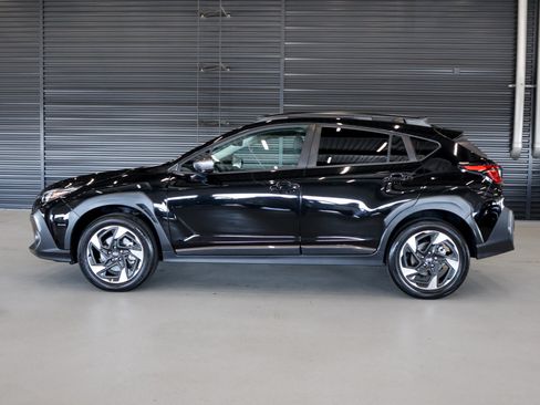 Used 2024 Subaru Crosstrek 2.5i Limited w/ Crosstrek Mirror Package AWD/4WD image 12