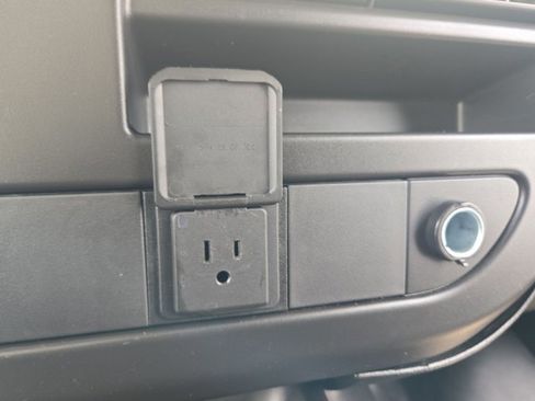 Used 2022 GMC Savana 2500 w/ Driver Convenience Package image 20