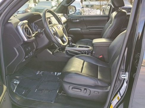 Used 2022 Toyota Tacoma Limited w/ Nightshade Package image 25