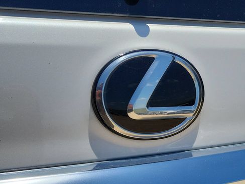 Used 2023 Lexus GX 460 Luxury w/ Accessory Package AWD/4WD image 31