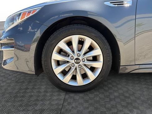 Used 2017 Kia Optima LX FWD image 13
