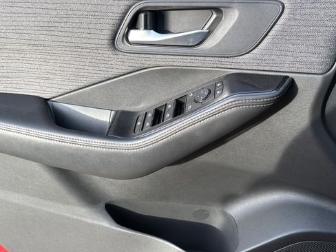 Certified 2023 Nissan Rogue SV image 17