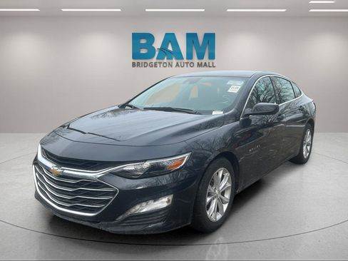 Used 2023 Chevrolet Malibu LT image 3