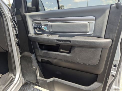 Used 2022 RAM 1500 Classic SLT image 12